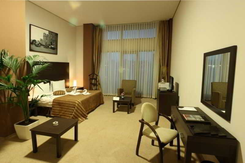 Royal Park Hotel Баку Екстериор снимка