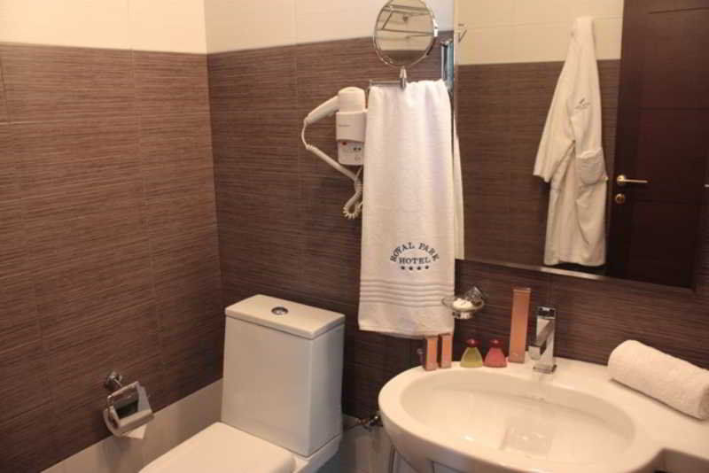 Royal Park Hotel Баку Екстериор снимка