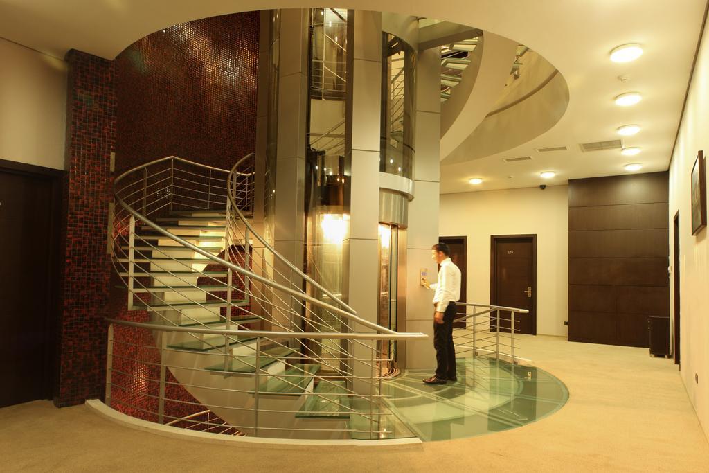 Royal Park Hotel Баку Екстериор снимка